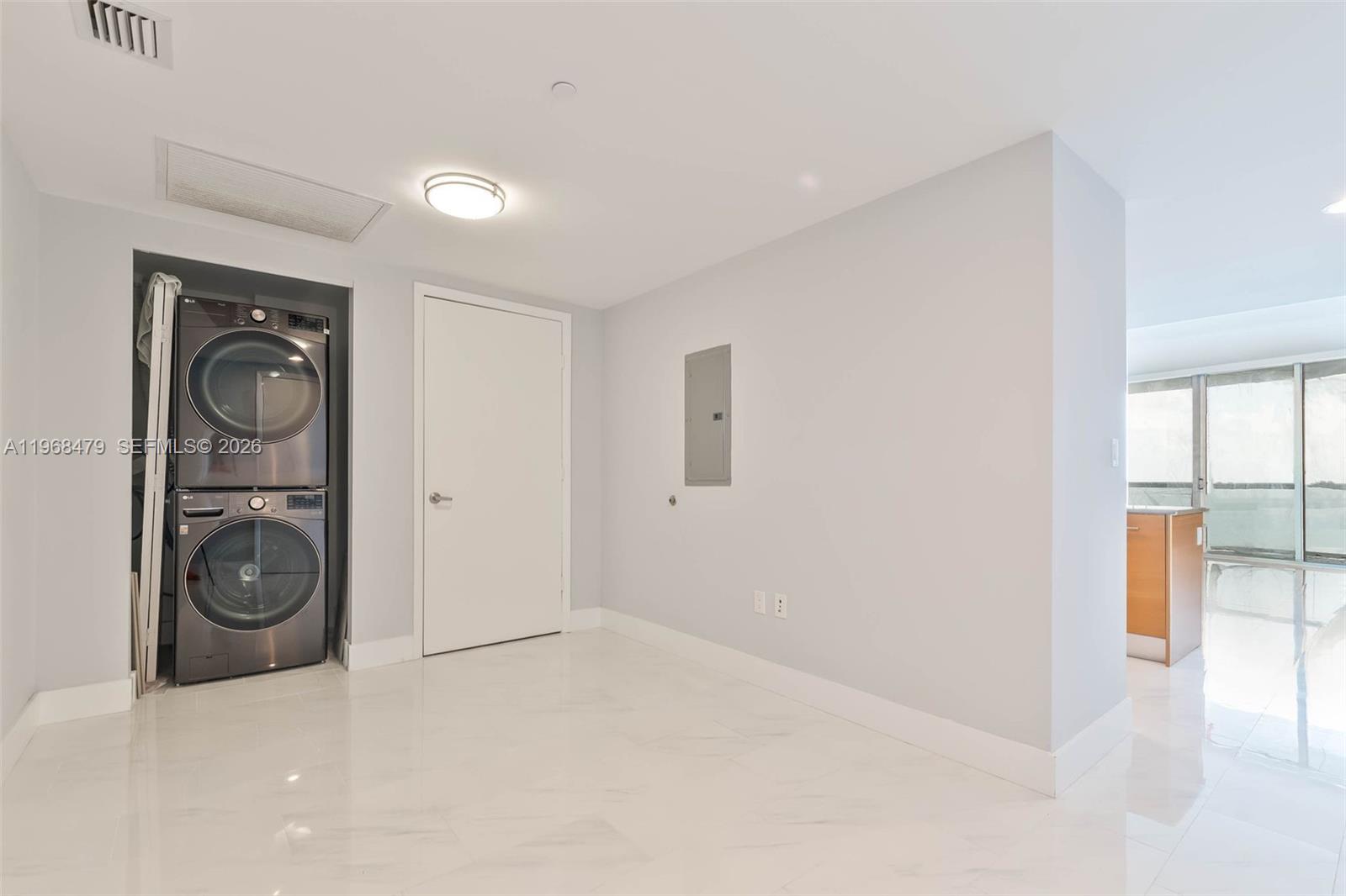 ICONBRICKELL CONDO NO 1 - Residential Lease