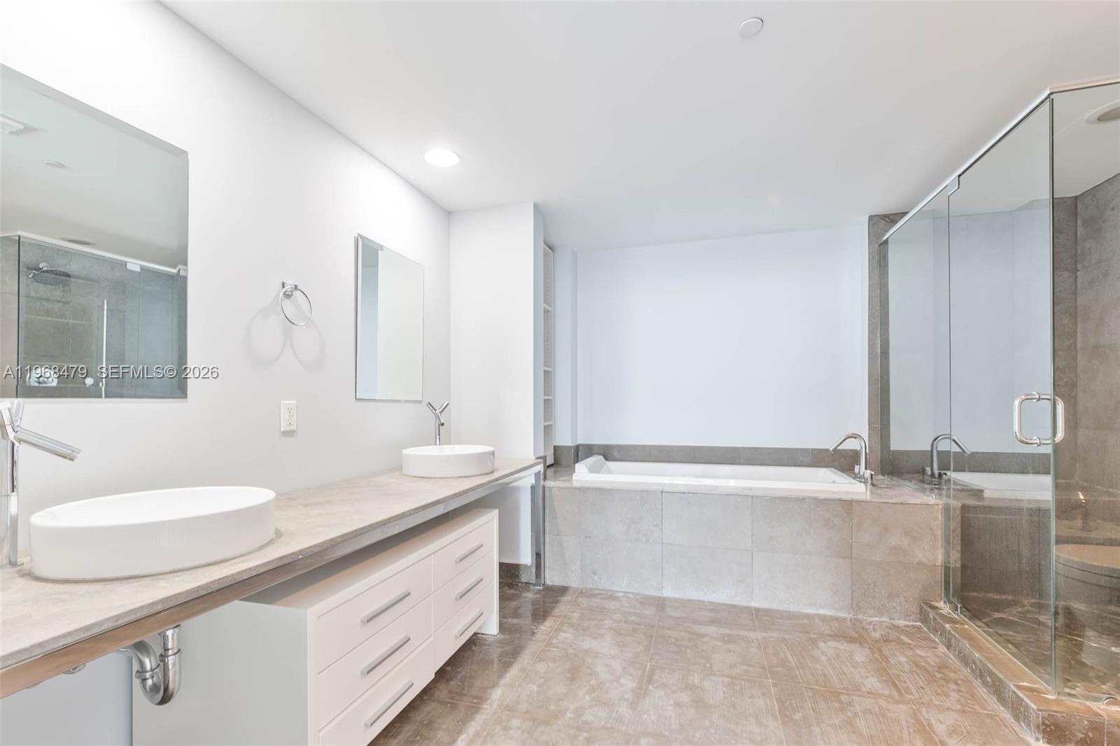 ICONBRICKELL CONDO NO 1 - Residential Lease