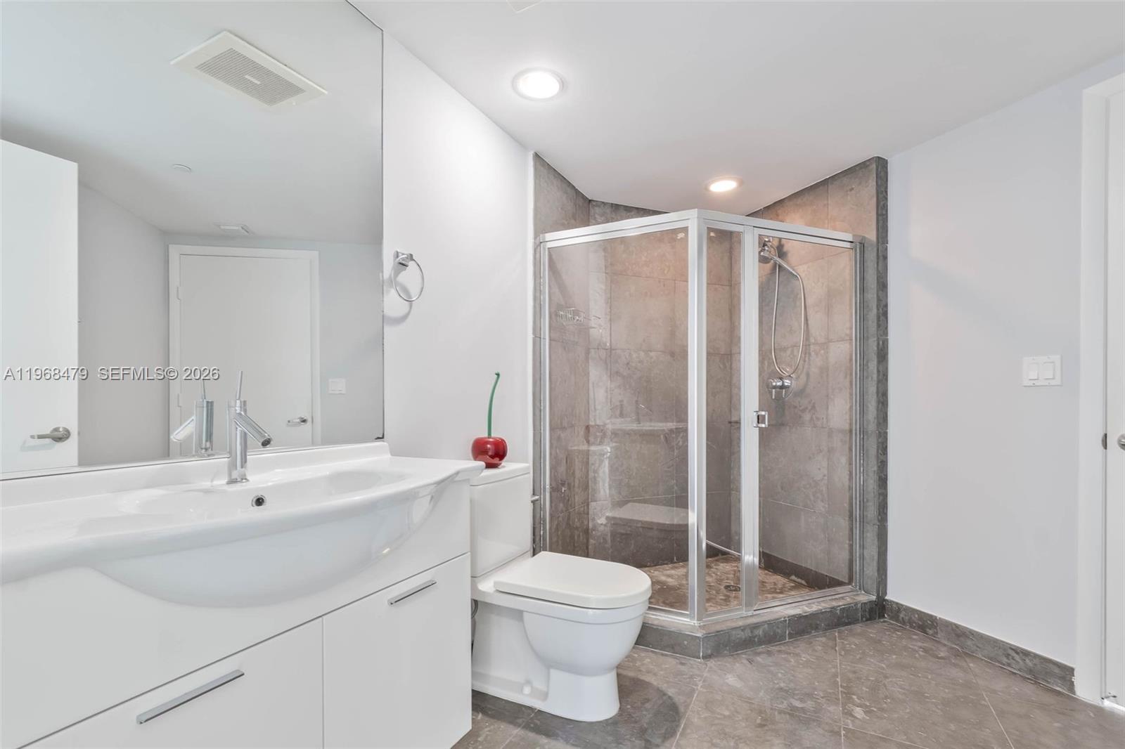 ICONBRICKELL CONDO NO 1 - Residential Lease