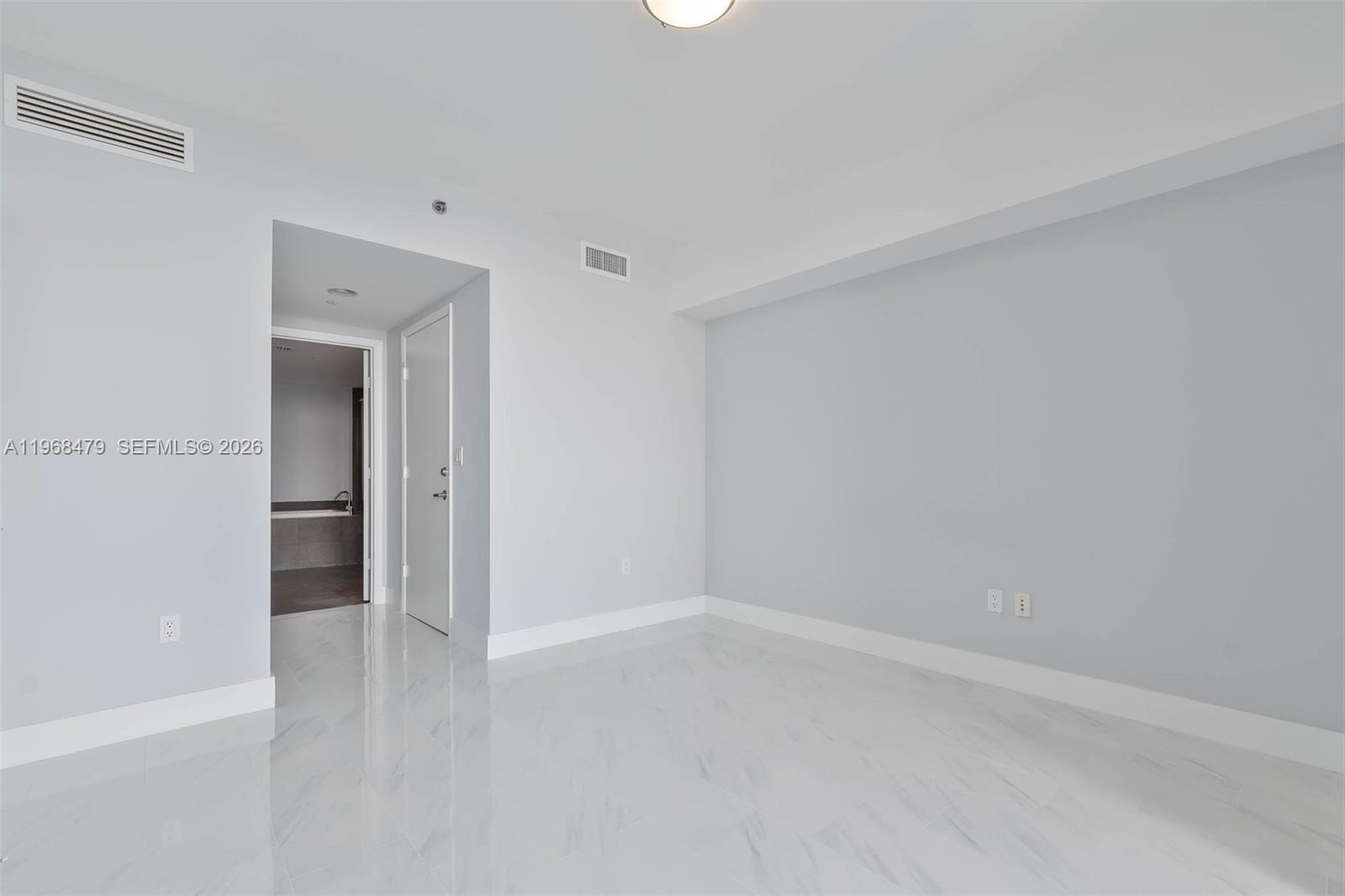 ICONBRICKELL CONDO NO 1 - Residential Lease