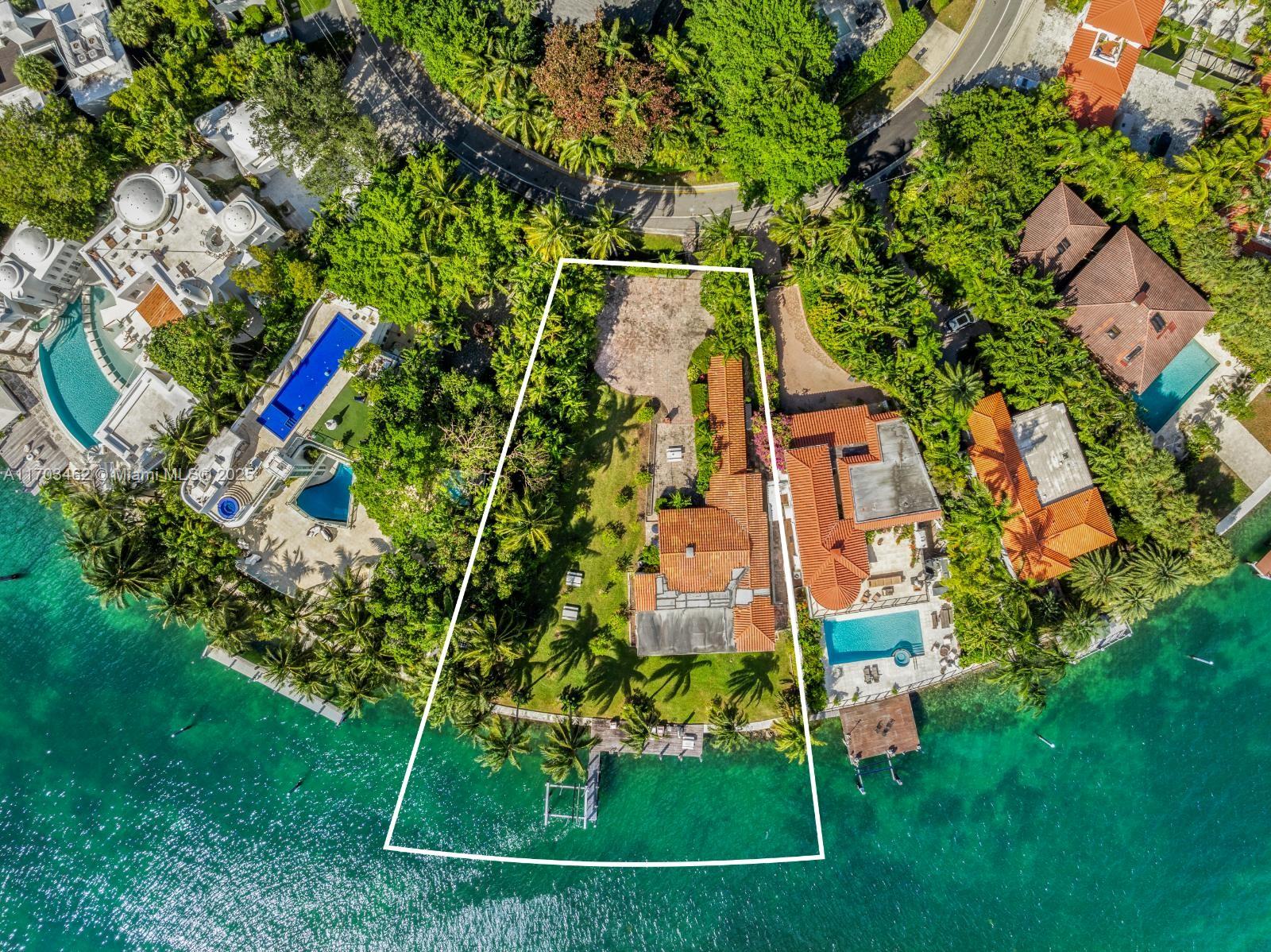 HIBISCUS ISLAND - Land