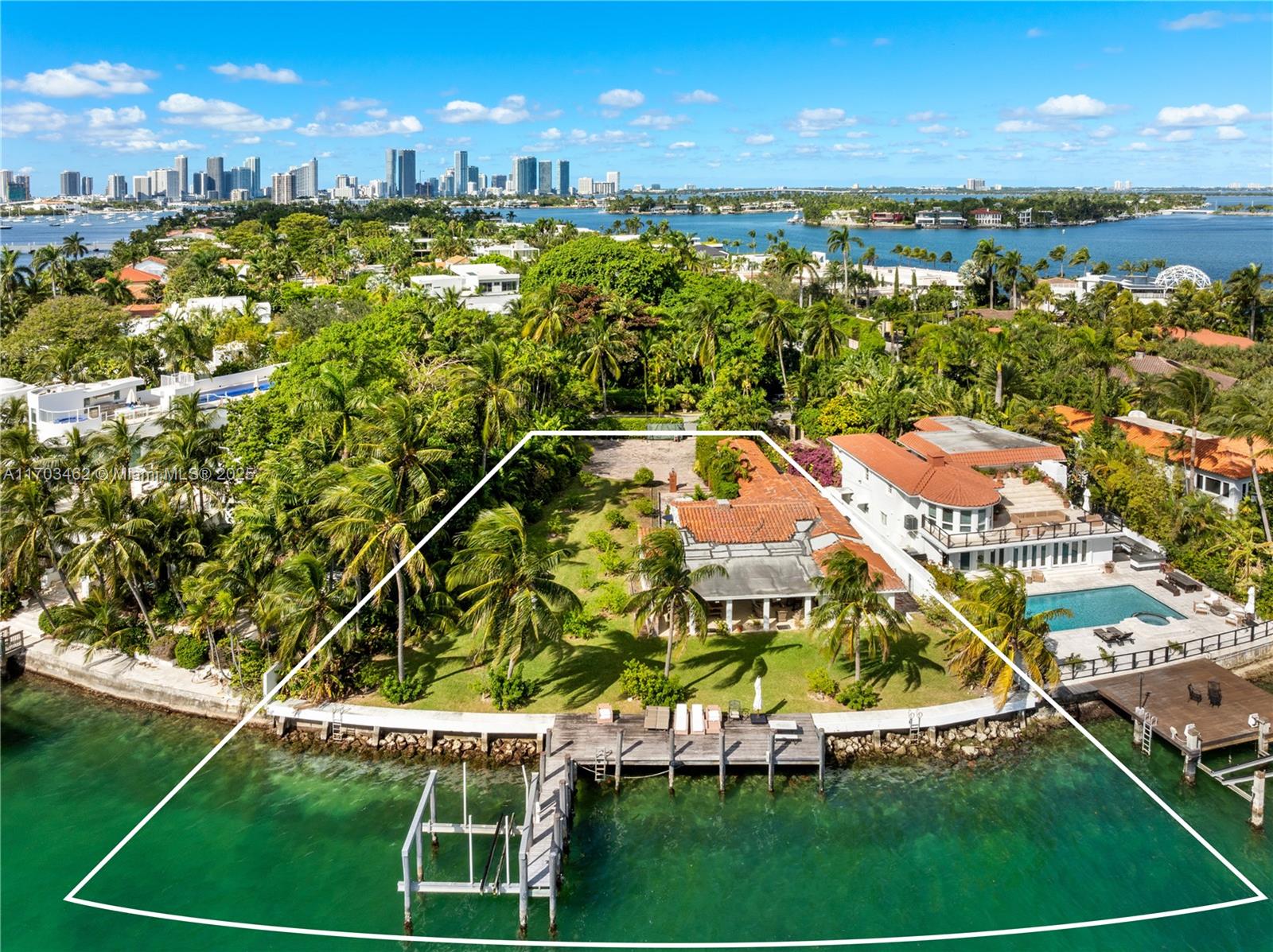 6 S Hibiscus Dr