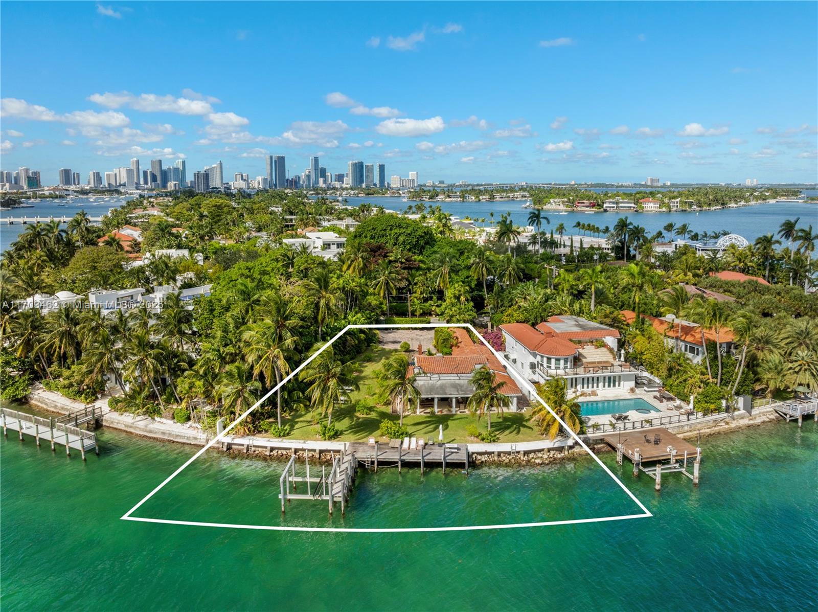 6 S Hibiscus Dr