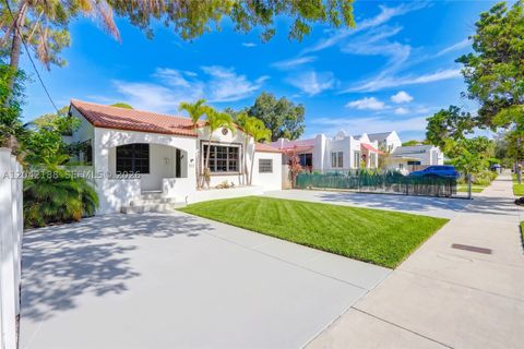 Photo of 322 SW 18th Road, Miami, FL 33129 (MLS # A12042188)