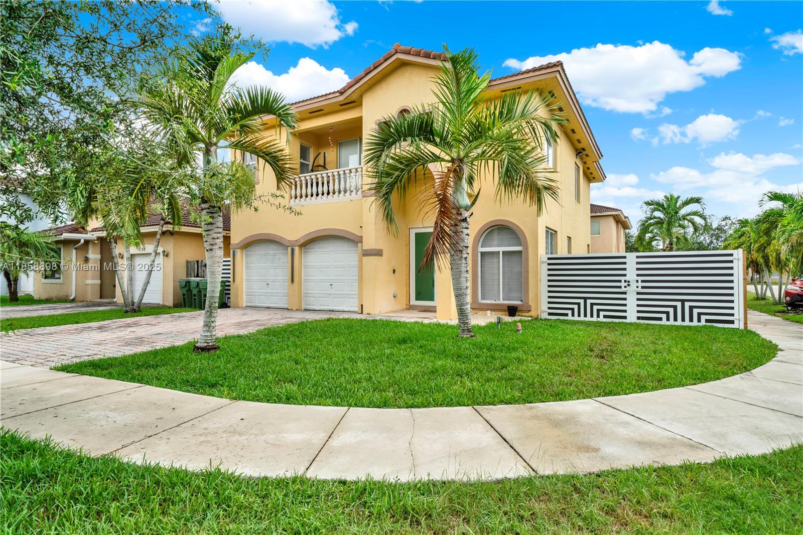 Beautiful 4-bedroom, 3.5-bathroom single-family home, built in 2008, located on a large corner lot with an additional side yard. No association for added freedom. If you're looking for a bright, well-maintained property with 4 generous bedrooms for your family to enjoy, don't miss this opportunity. The property is located 5 minutes from Campbell Drive K-8 Center Elementary School and popular shopping centers. Schedule your showing today to see all the upgrades!