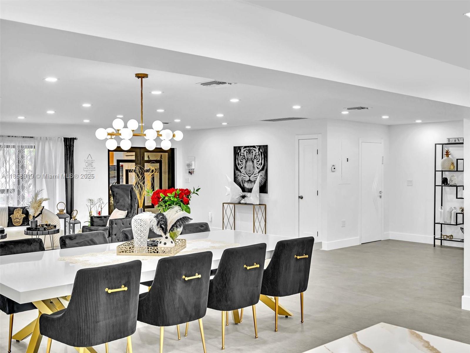 HOLLYWOOD GOLF ESTATES SE - Residential