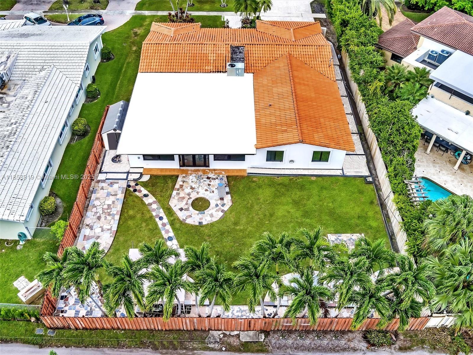 HOLLYWOOD GOLF ESTATES SE - Residential