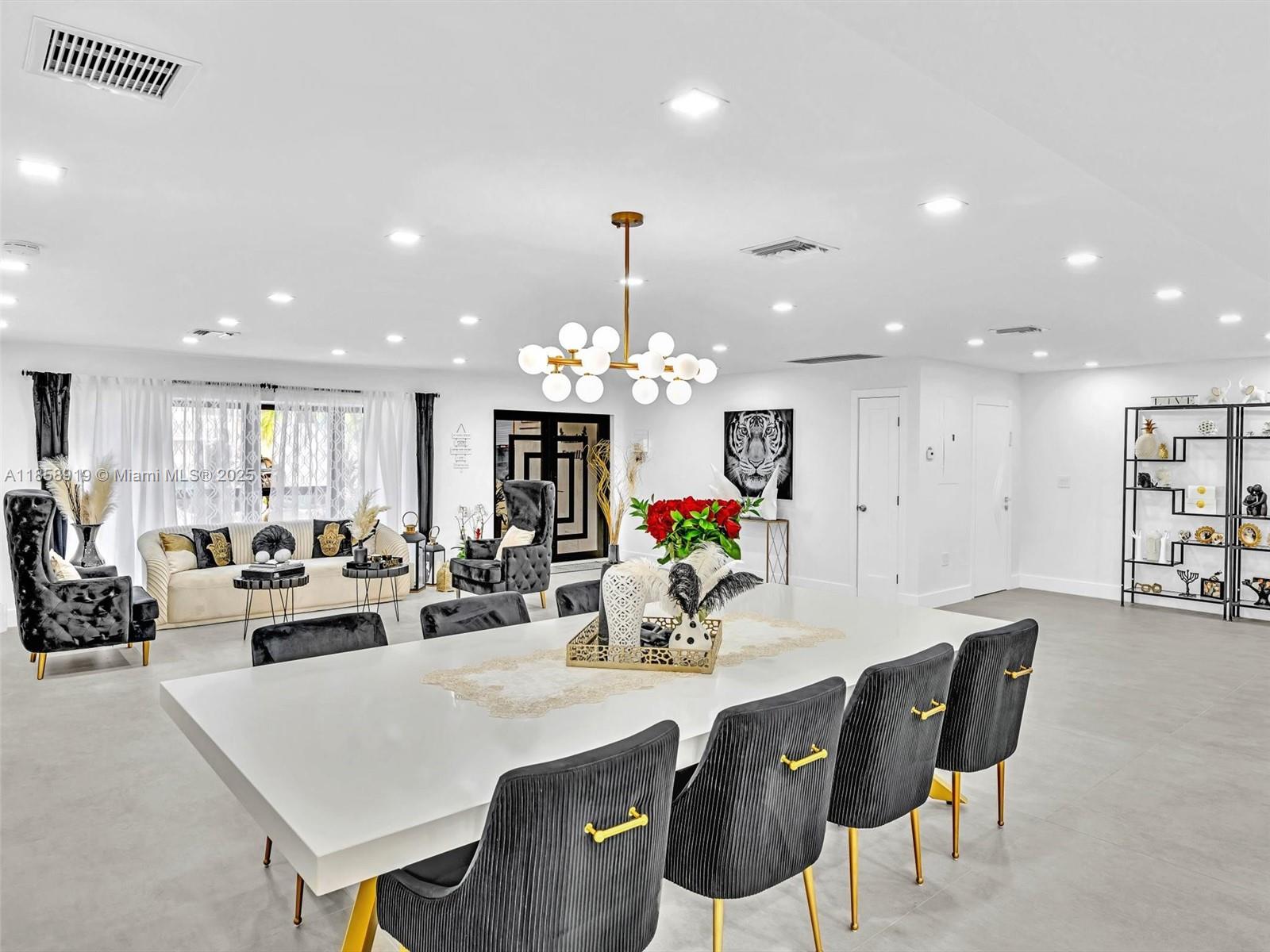 HOLLYWOOD GOLF ESTATES SE - Residential