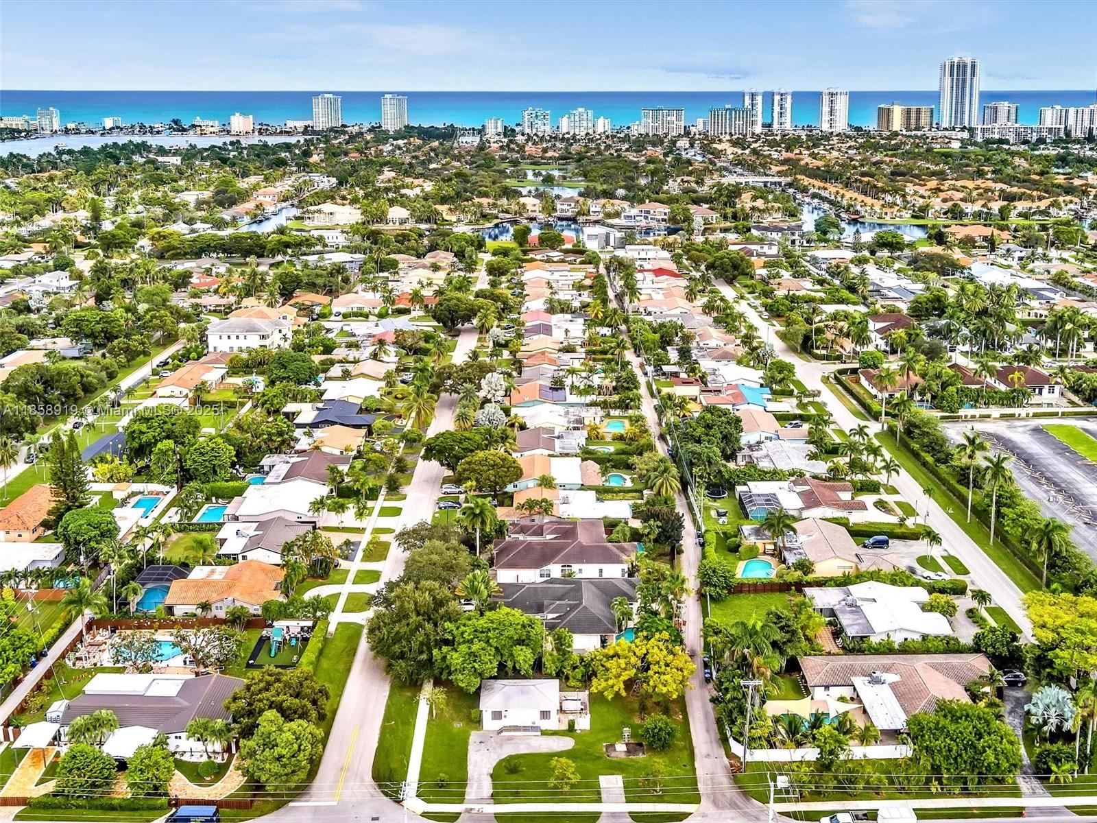 HOLLYWOOD GOLF ESTATES SE - Residential