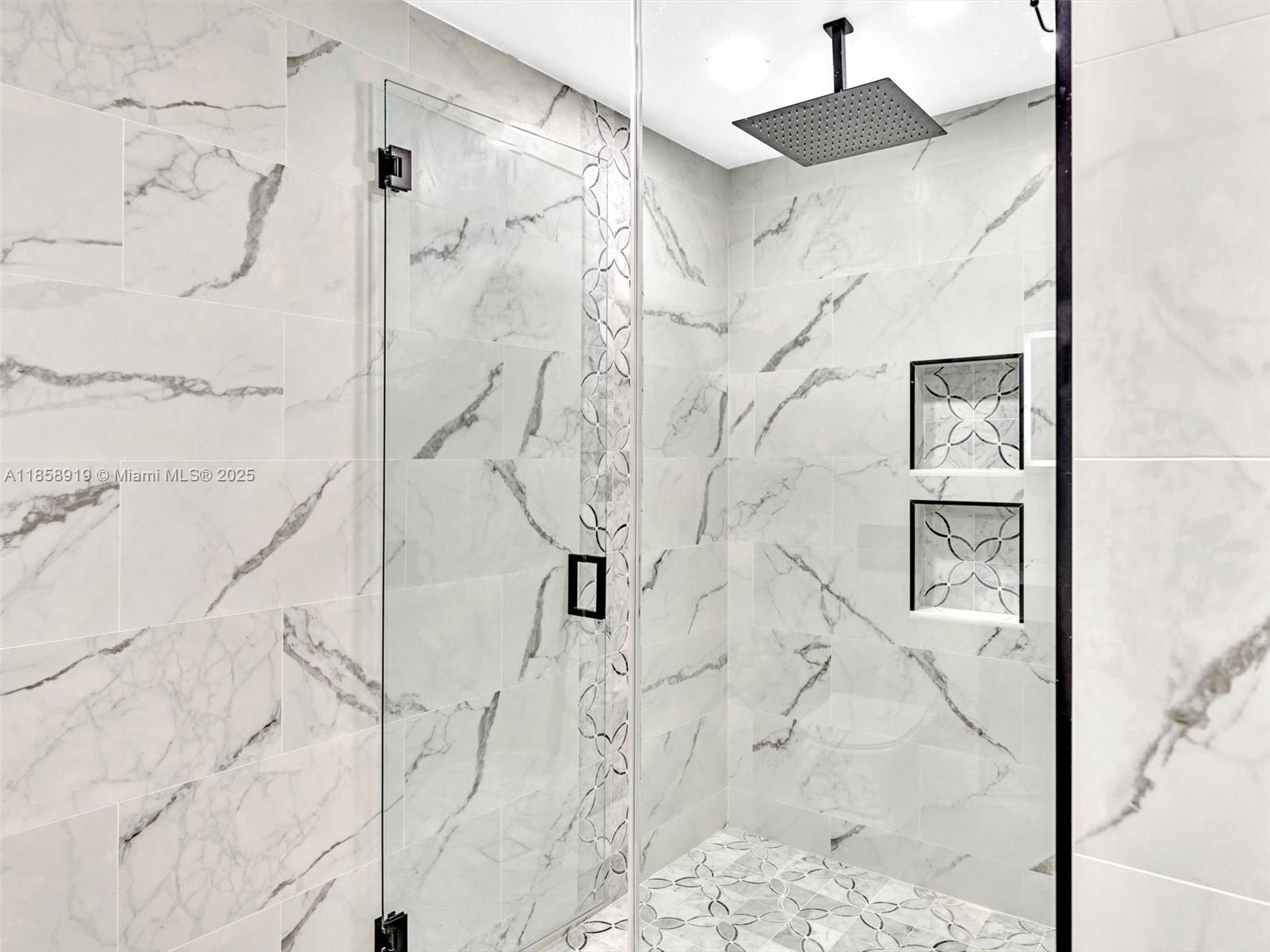 HOLLYWOOD GOLF ESTATES SE - Residential