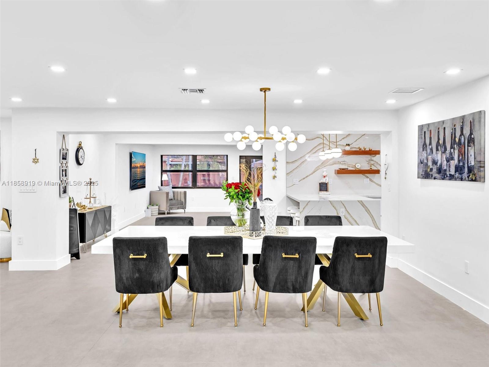 HOLLYWOOD GOLF ESTATES SE - Residential