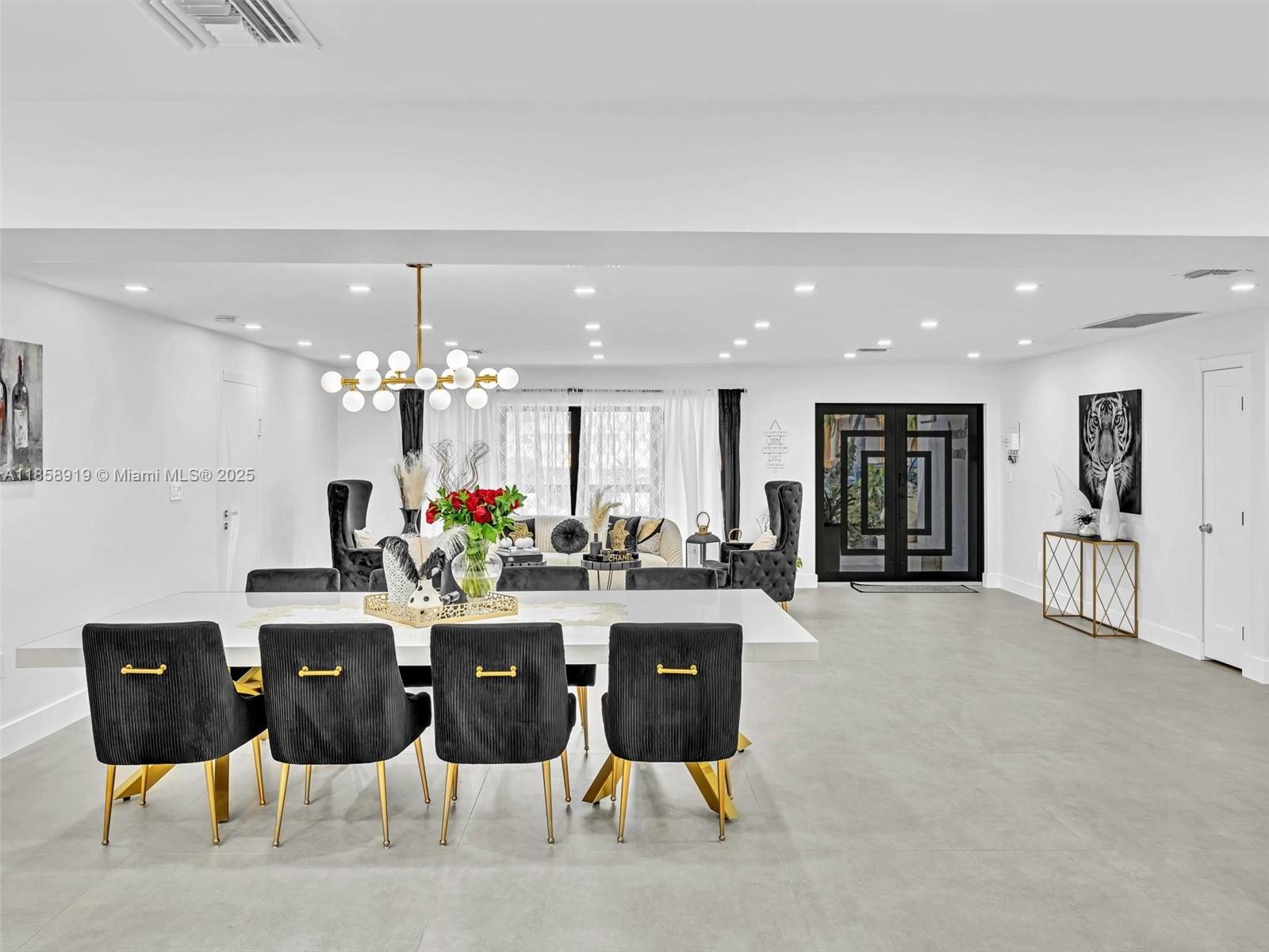 HOLLYWOOD GOLF ESTATES SE - Residential