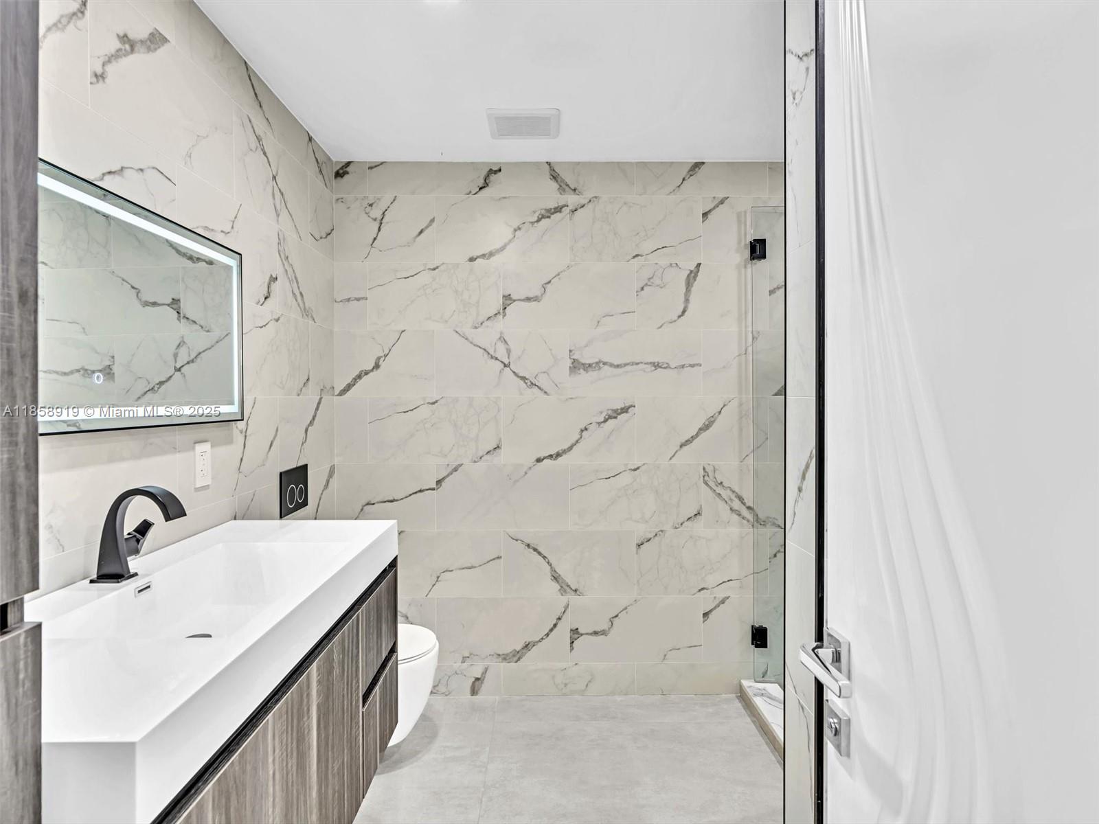 HOLLYWOOD GOLF ESTATES SE - Residential