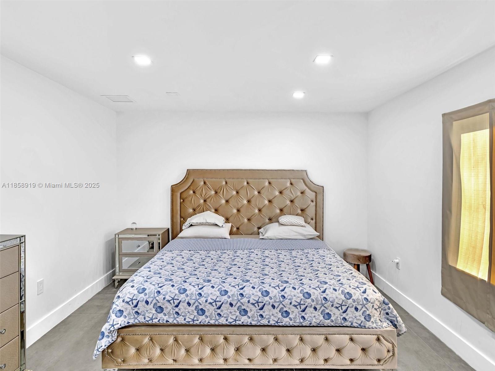 HOLLYWOOD GOLF ESTATES SE - Residential