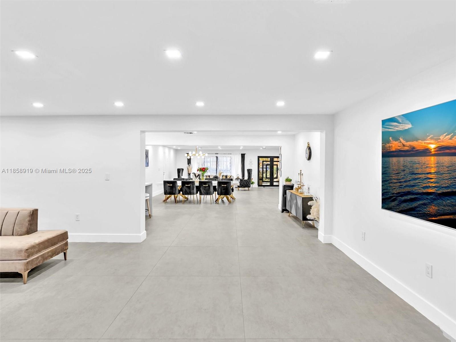 HOLLYWOOD GOLF ESTATES SE - Residential