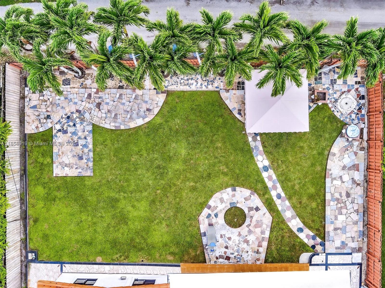 HOLLYWOOD GOLF ESTATES SE - Residential