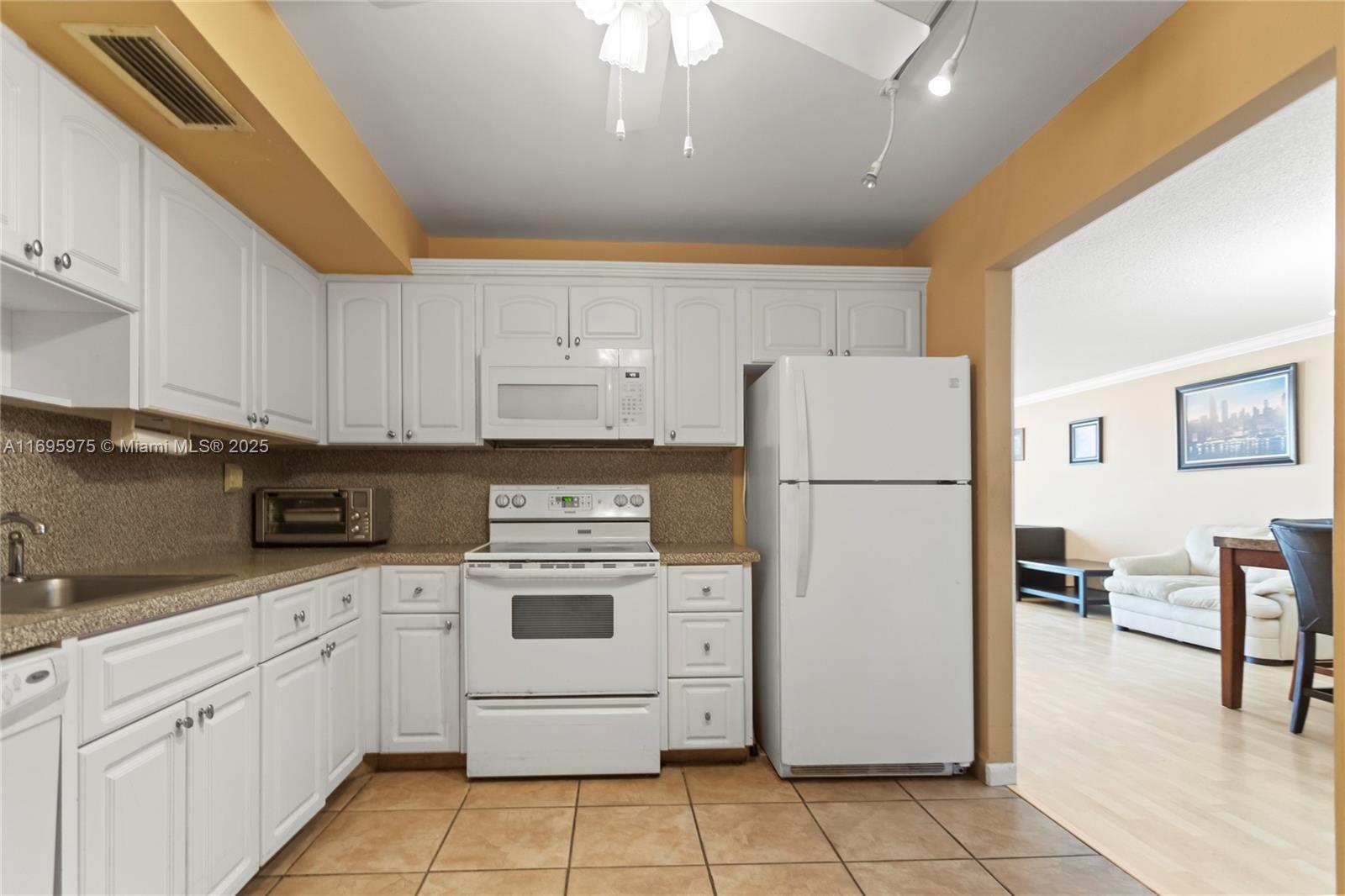 ALLINGTON TOWERS CONDO - Residential