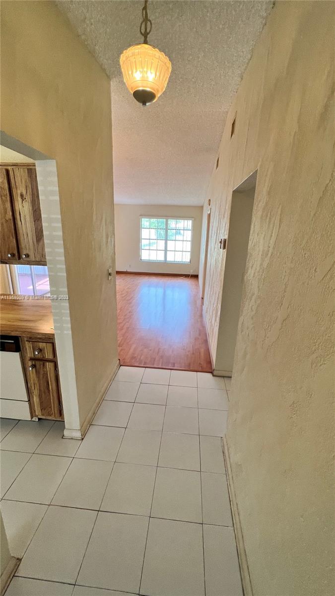 Photo 4 of 22 of 5526 S Lakewood Cir S C house