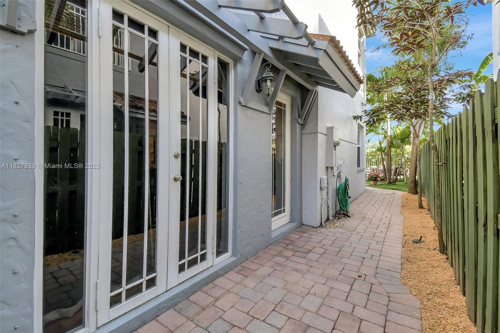 LAUDERDALE 2-19 D (0210 S - Residential