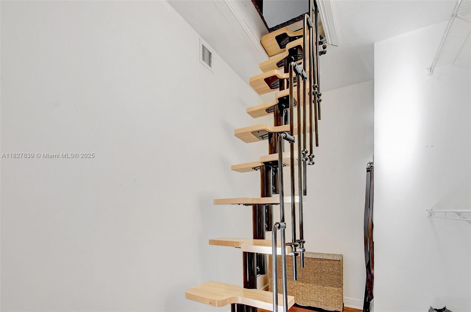 LAUDERDALE 2-19 D (0210 S - Residential