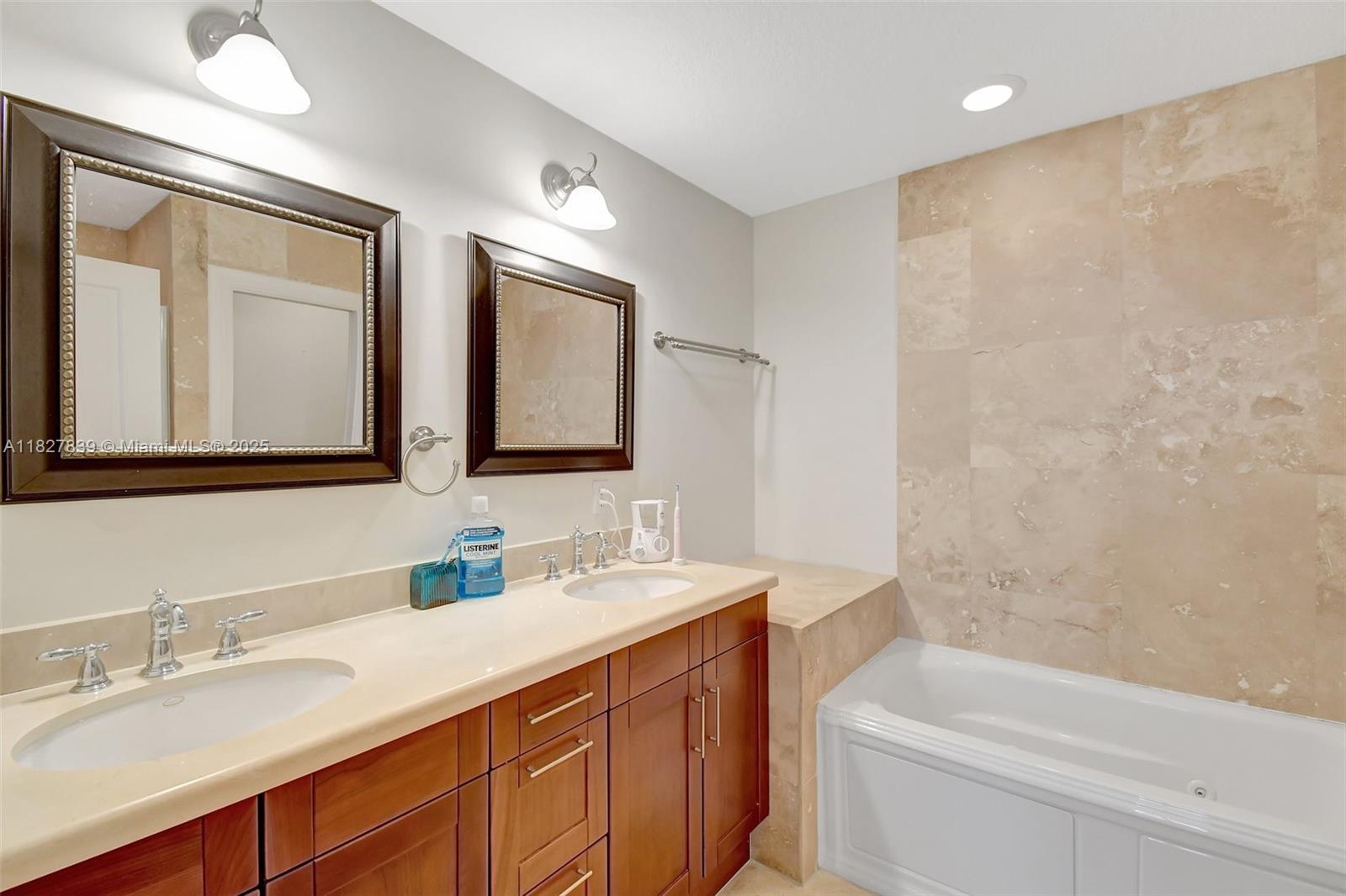 LAUDERDALE 2-19 D (0210 S - Residential