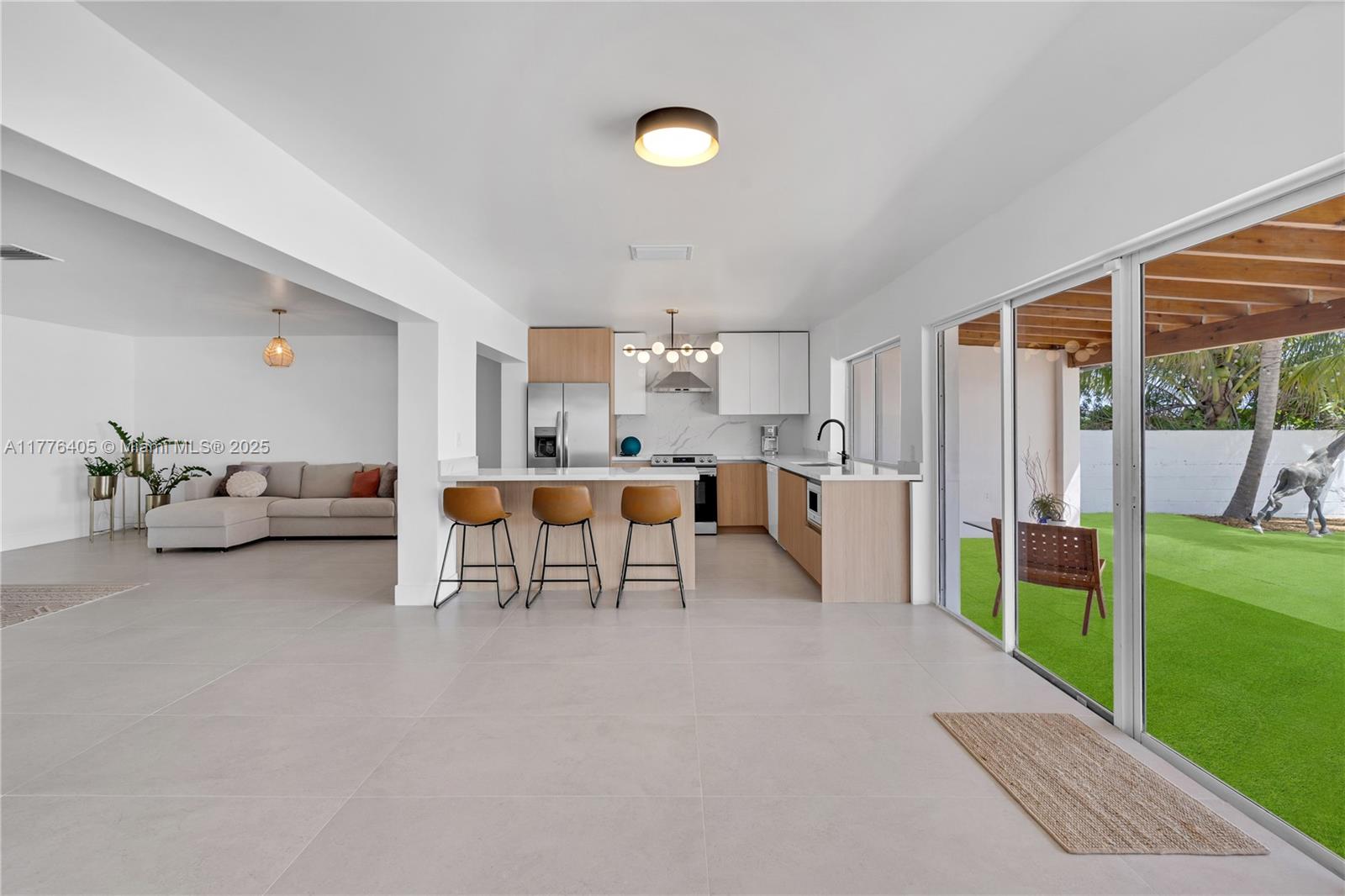 BISCAYNE SHORES CORR PLAT - Land
