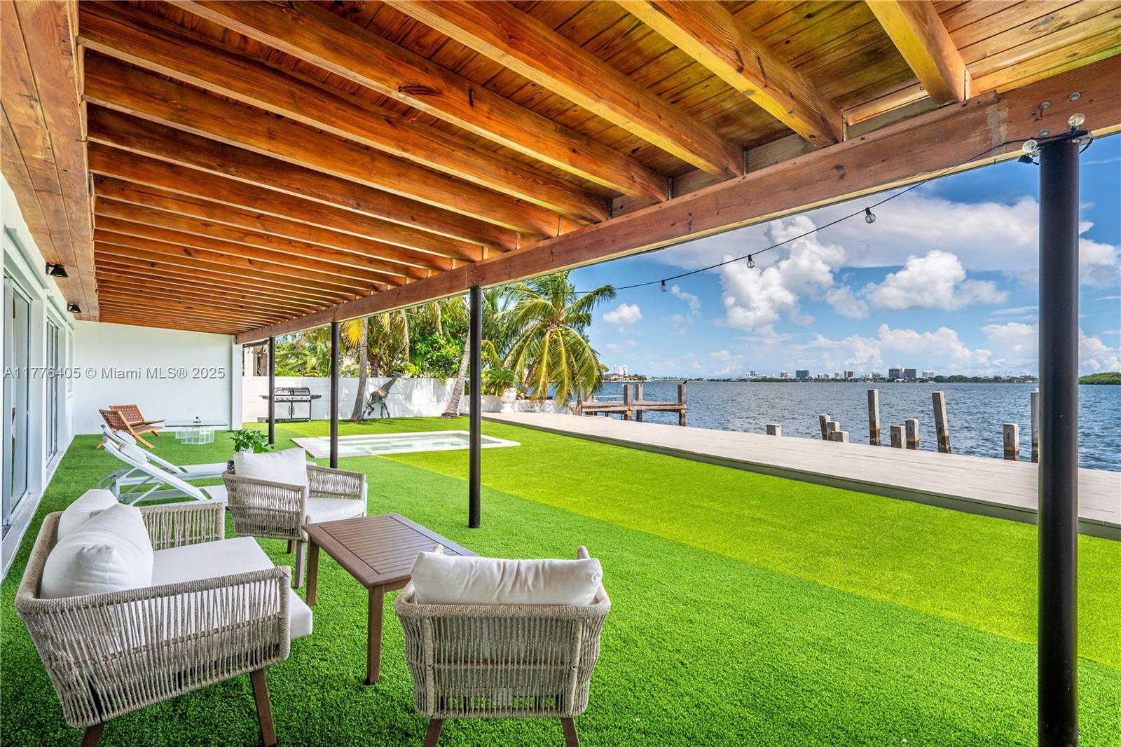 BISCAYNE SHORES CORR PLAT - Land