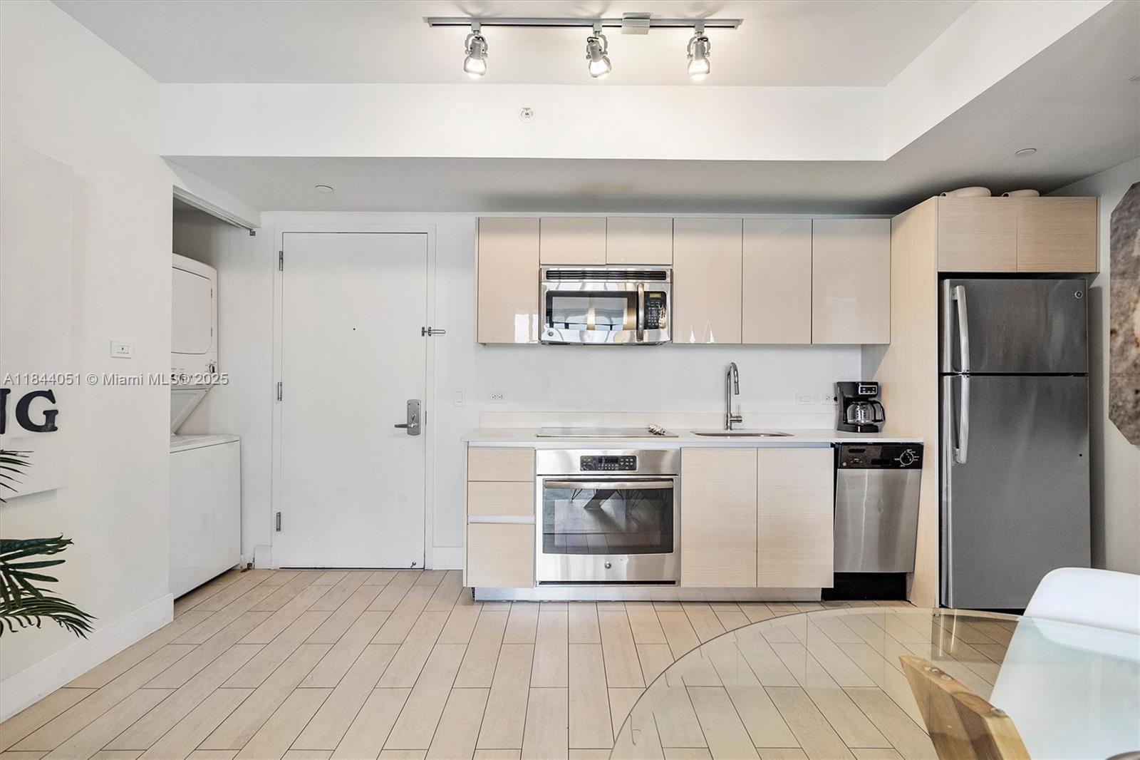 BEACHWALK CONDOMINIUM - Residential