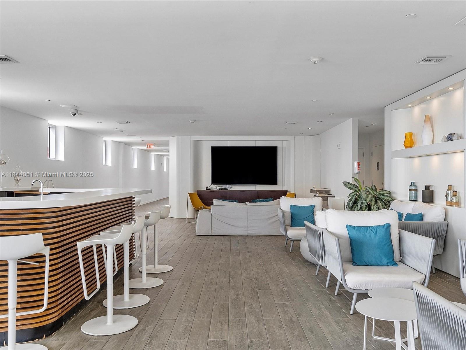 BEACHWALK CONDOMINIUM - Residential