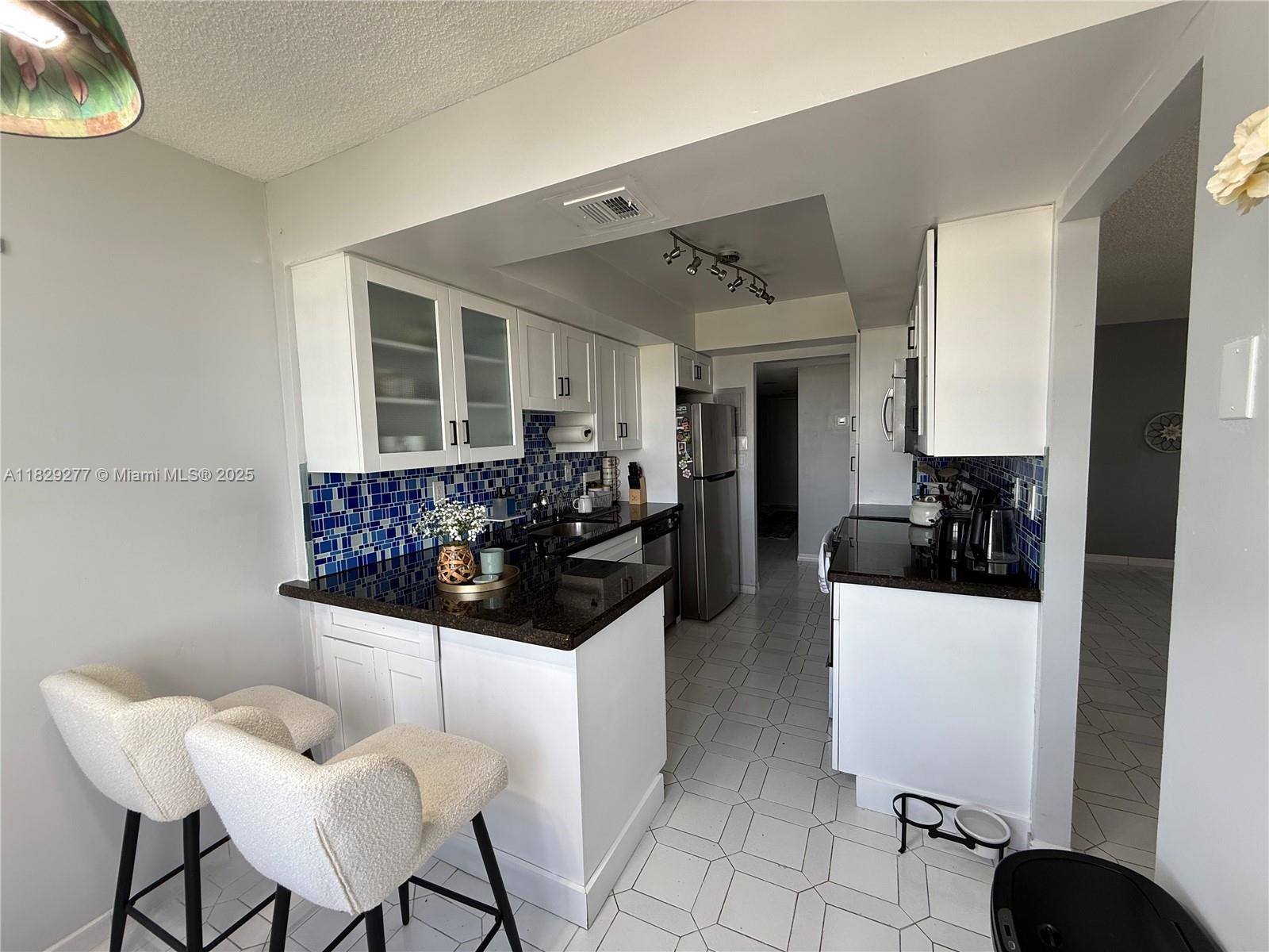 18011 Biscayne Blvd 805