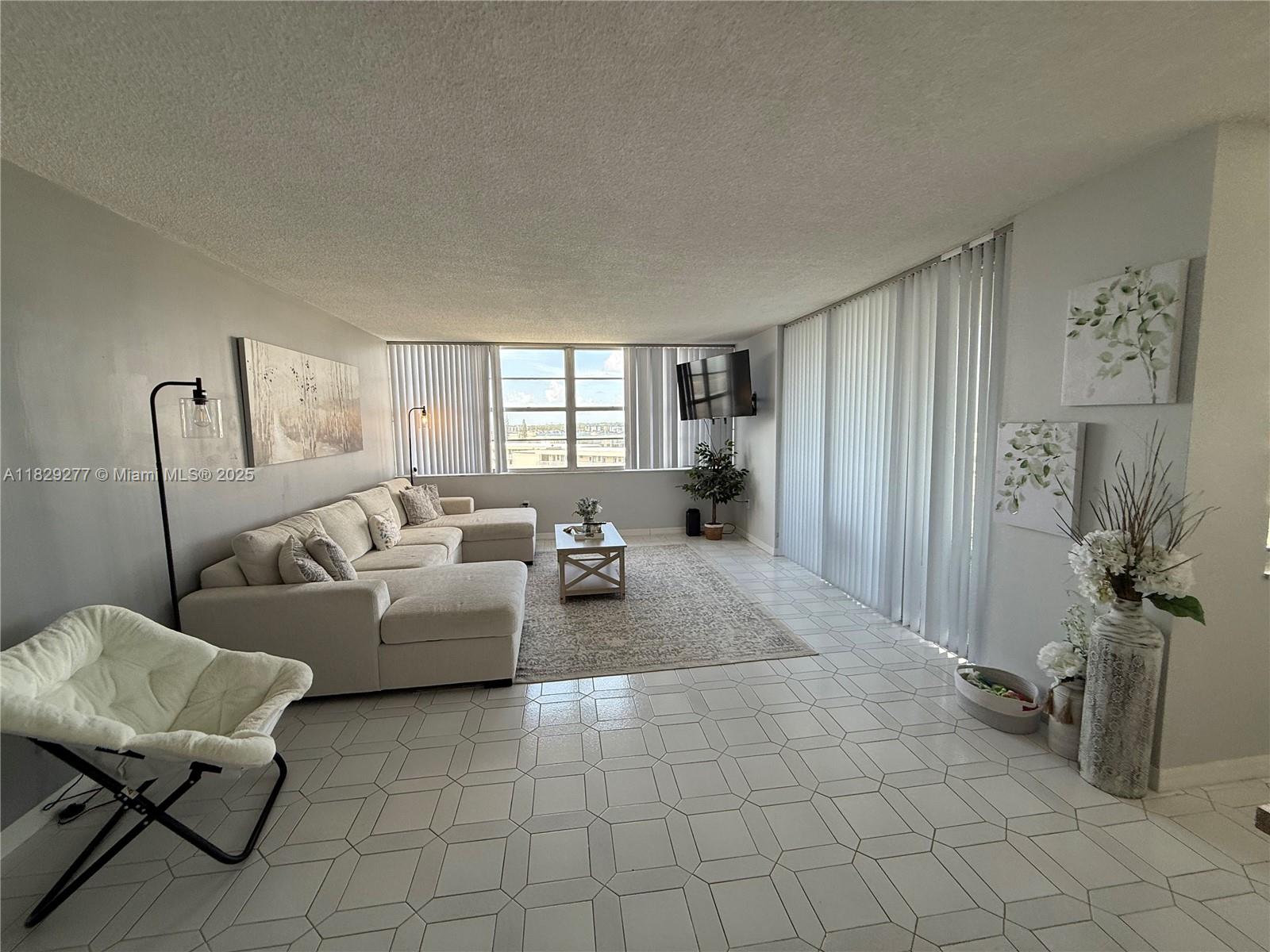 DEL PRADO MARINA - Residential