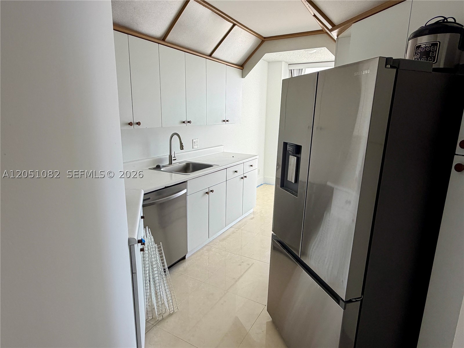 3610 Yacht Club Dr 602