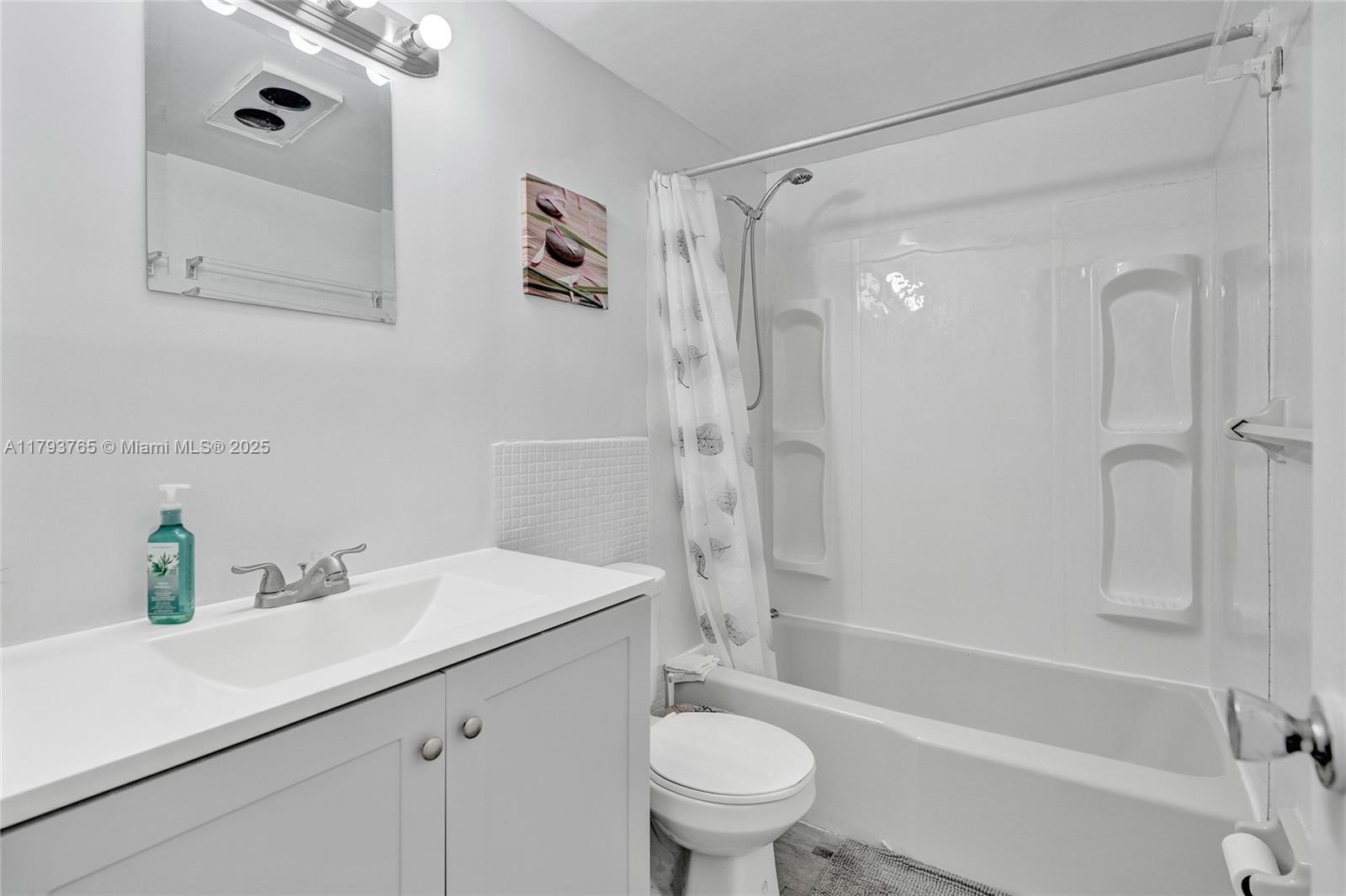 SKY LAKE GARDENS NO 4 CON - Residential