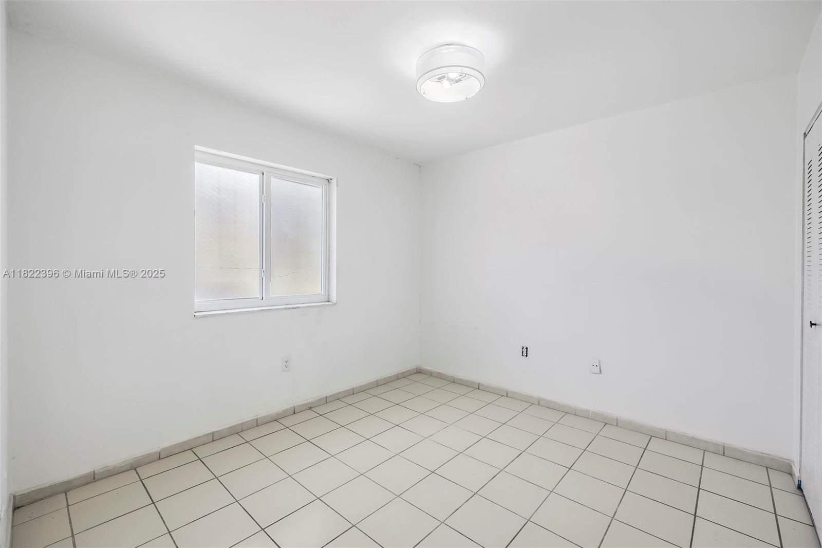 SAGA BAY TOWNHOMES - Residential