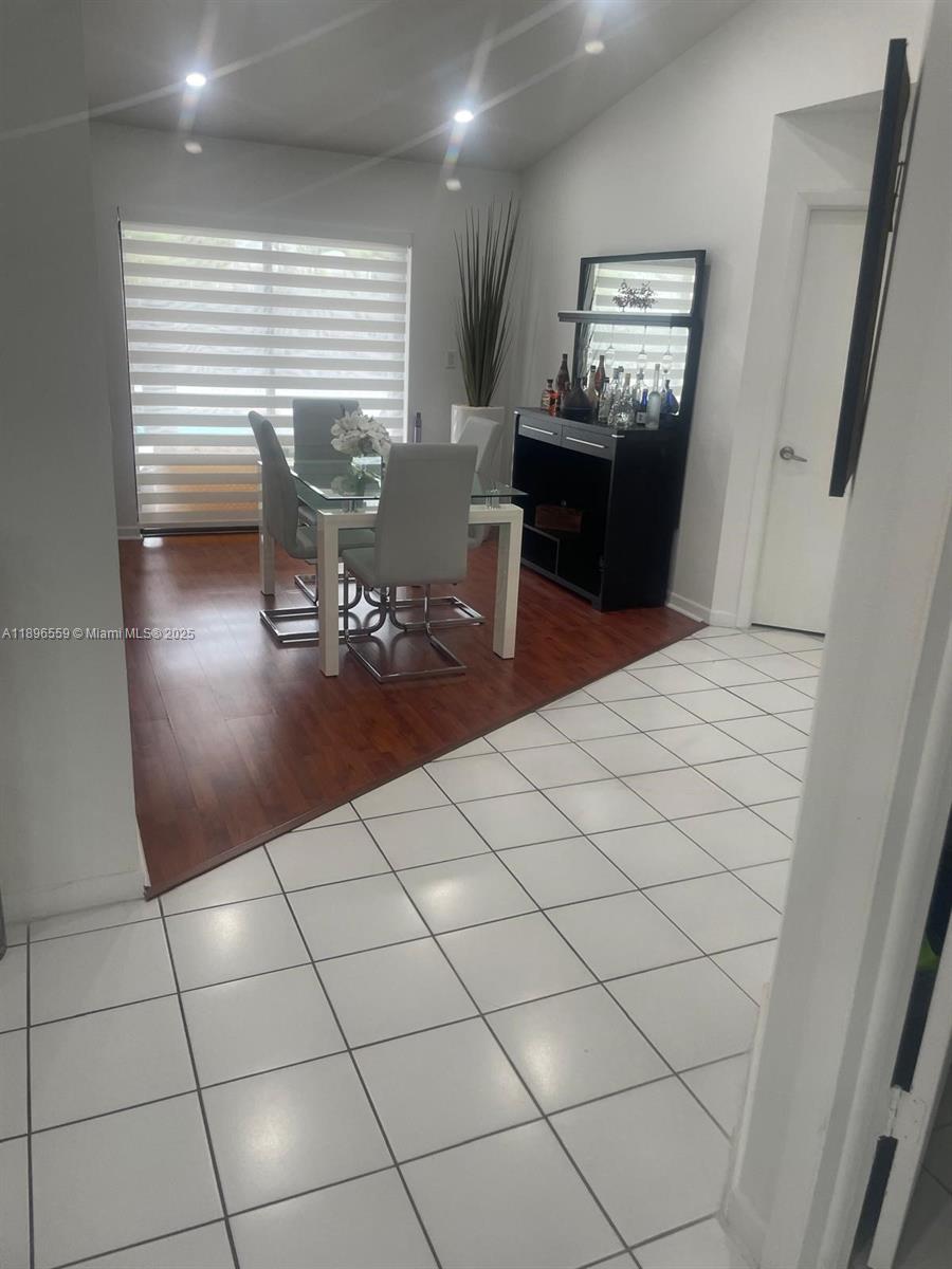 G B ESTATES - Residential
