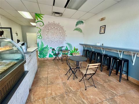 2800 W 84th St Hialeah FL 33018