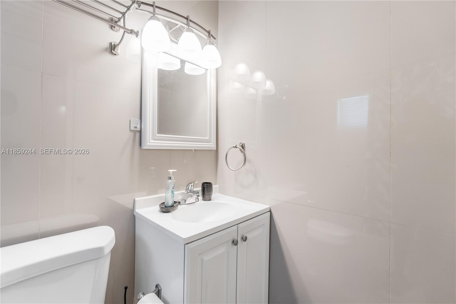 HOLLYWOOD PARK - Residential Income