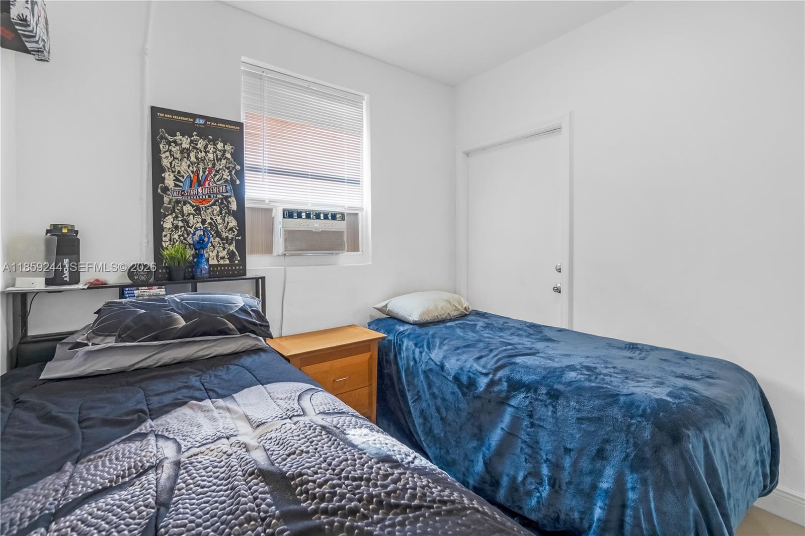 HOLLYWOOD PARK - Residential Income