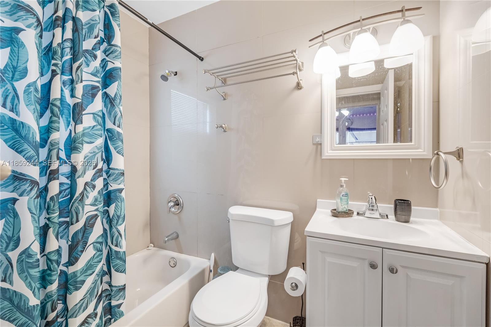 HOLLYWOOD PARK - Residential Income