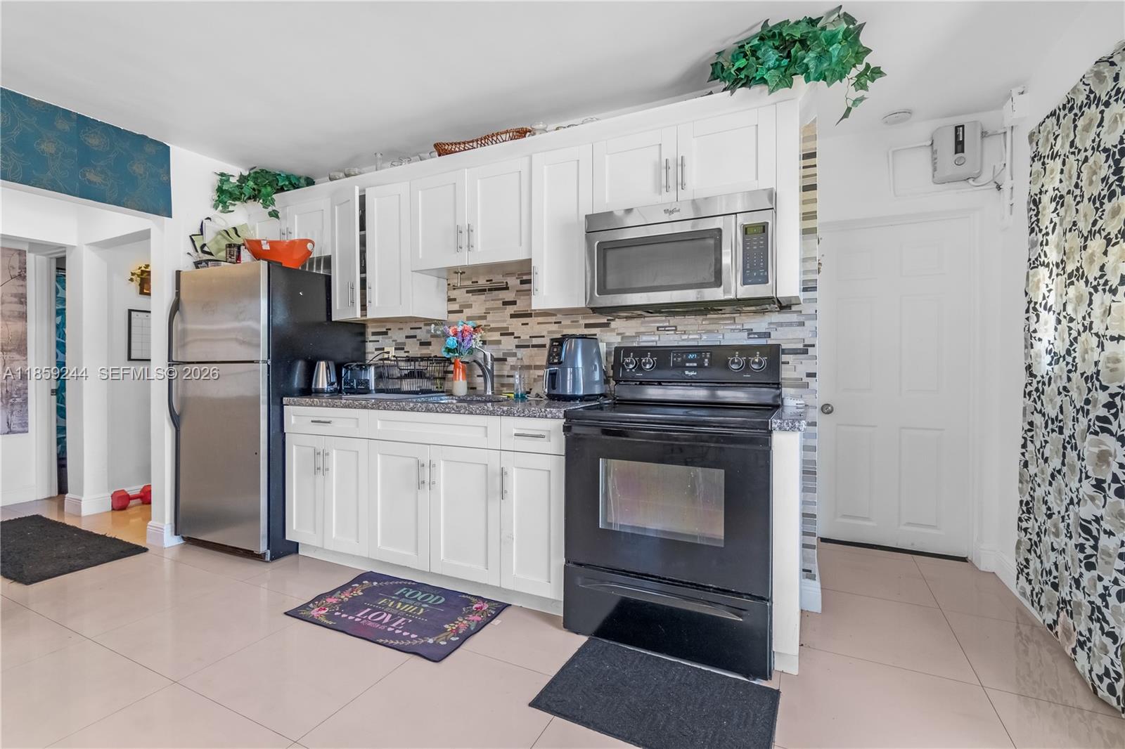 HOLLYWOOD PARK - Residential Income