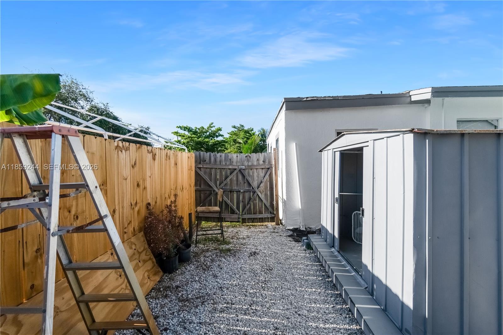 HOLLYWOOD PARK - Residential Income