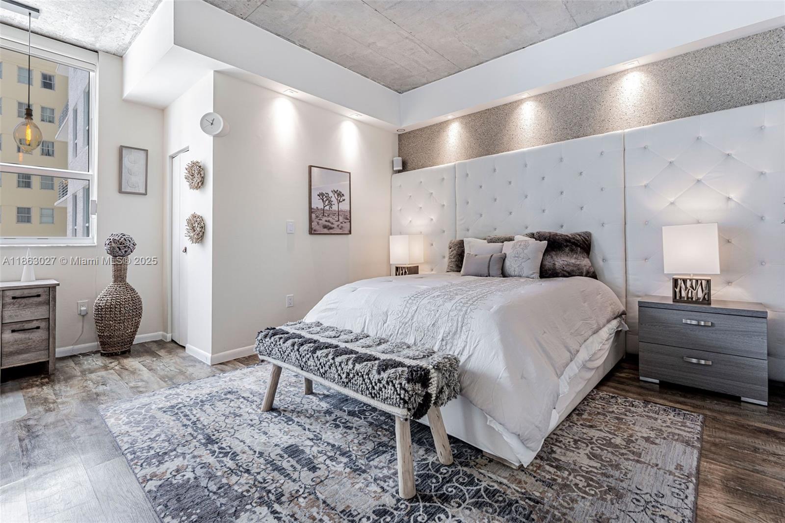 THE LOFT DOWNTOWN II COND - Residential