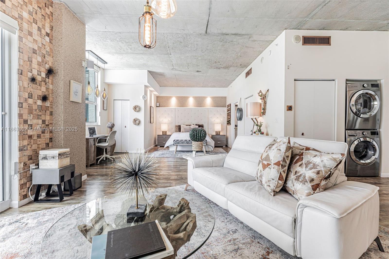 THE LOFT DOWNTOWN II COND - Residential