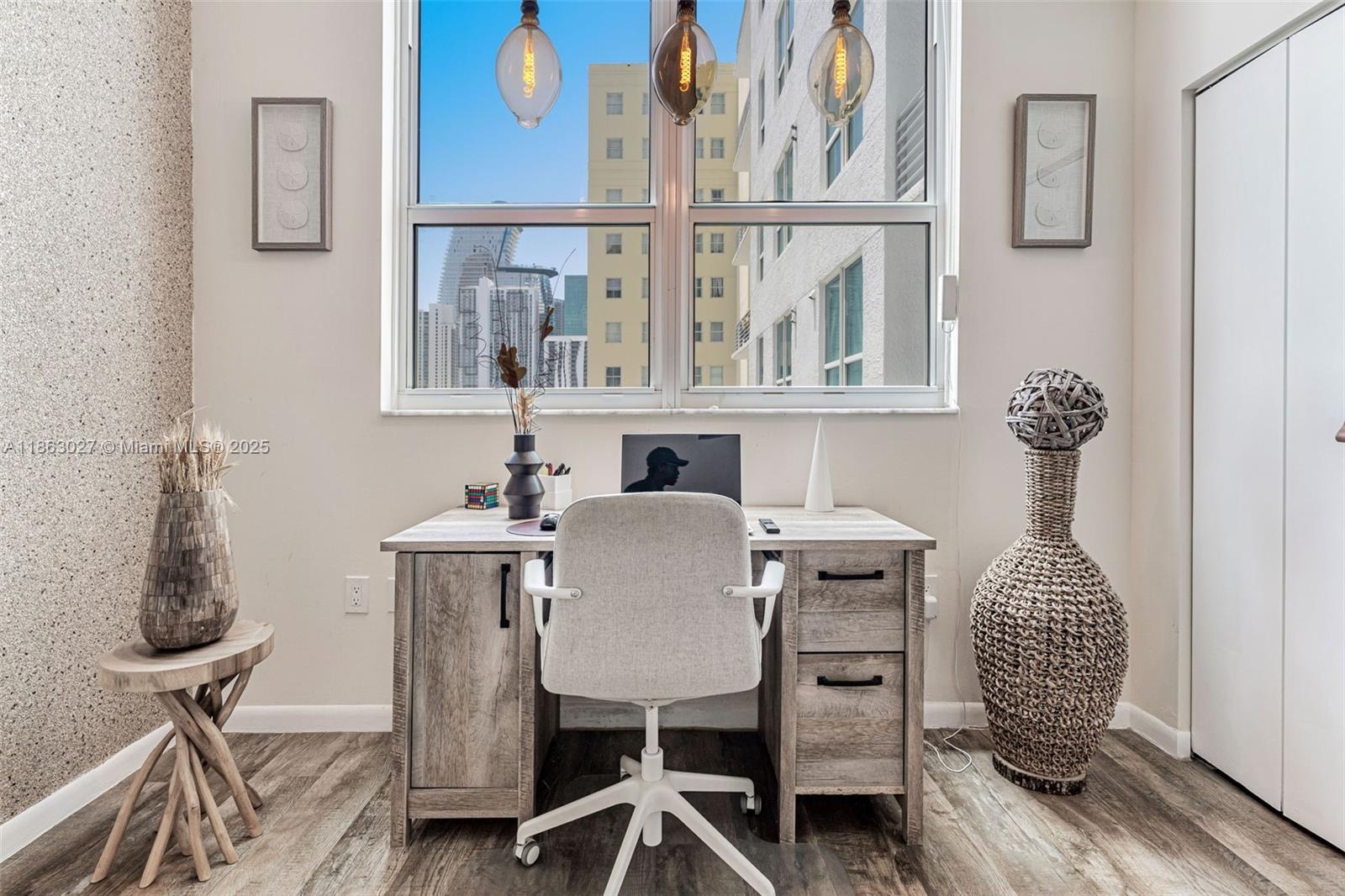 THE LOFT DOWNTOWN II COND - Residential