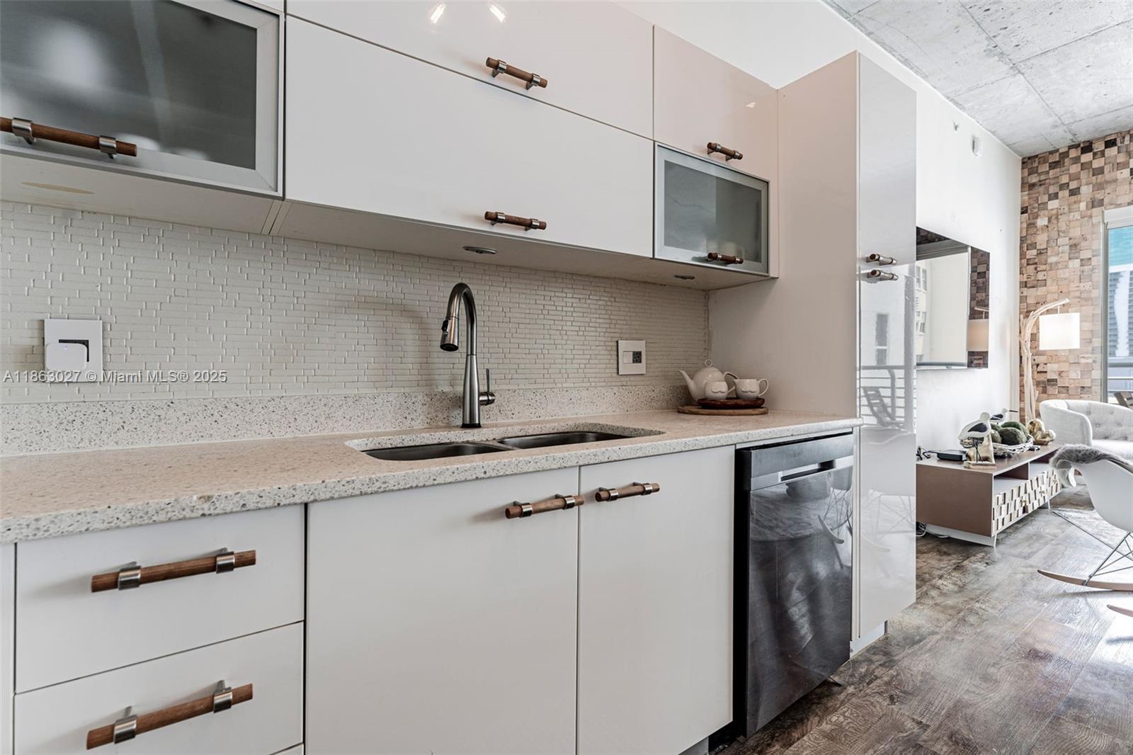 THE LOFT DOWNTOWN II COND - Residential