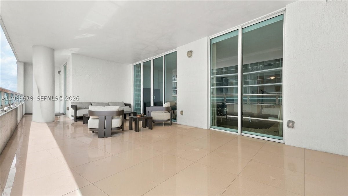 1800 N Bayshore Dr 612