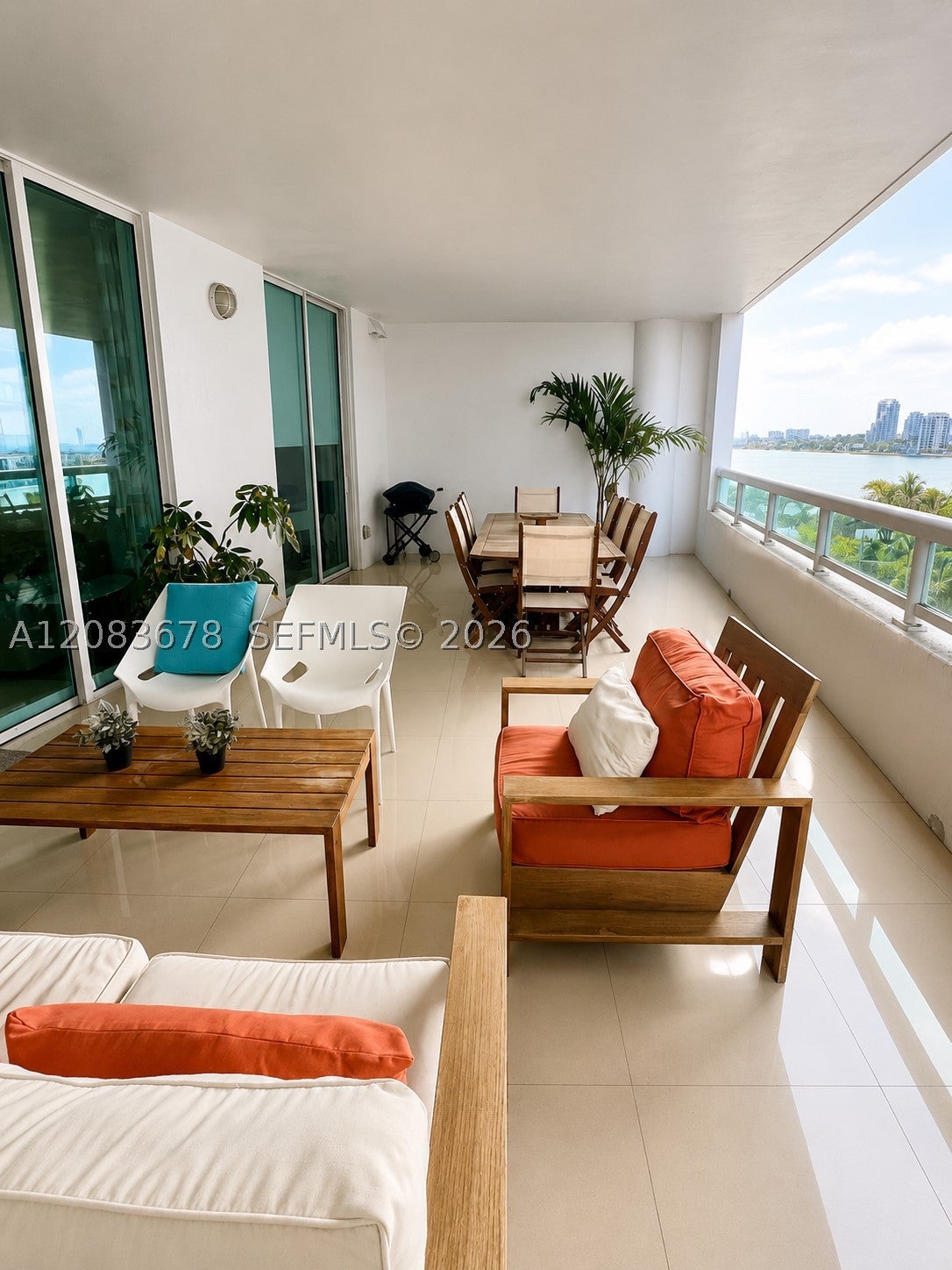 1800 N Bayshore Dr 612