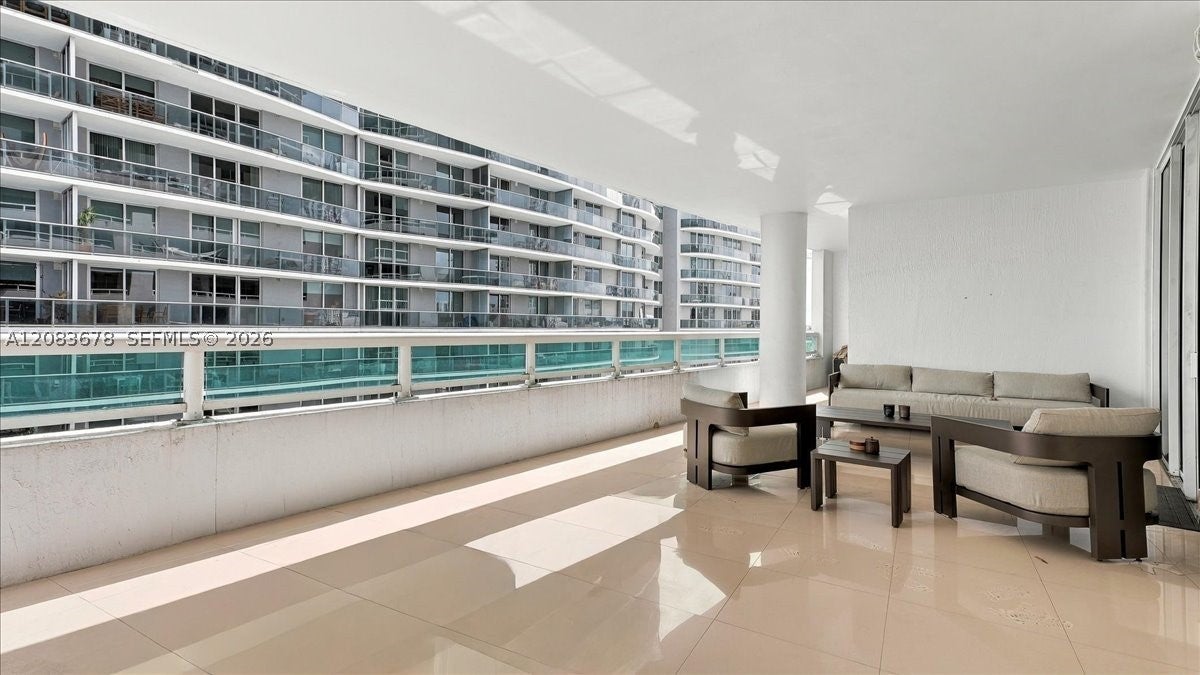 1800 N Bayshore Dr 612