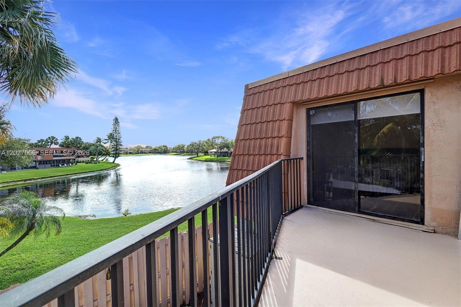 1532 W Harmony Lake Cir