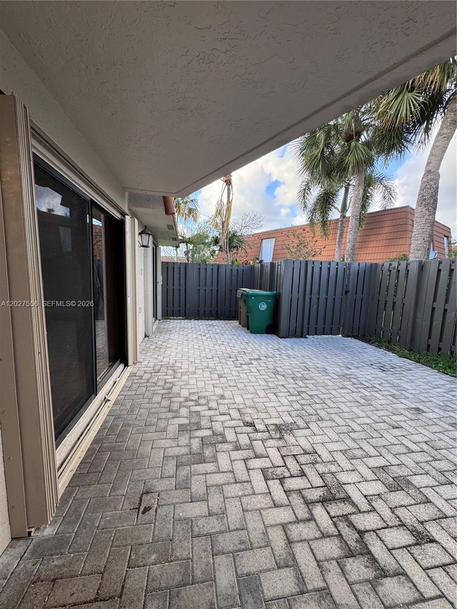 1532 W Harmony Lake Cir